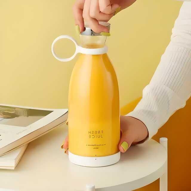 Travel Friendly Portable Juice Bottle and Blender